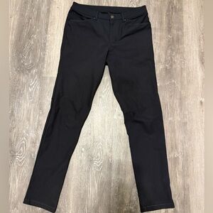 Lululemon men’s ABC pant slim 30”x32” L. Dark Grey.